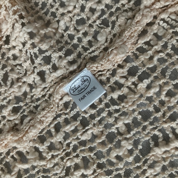 NWT Blue Sky Clothing Co Popcorn Shrug - Picture 5 of 9